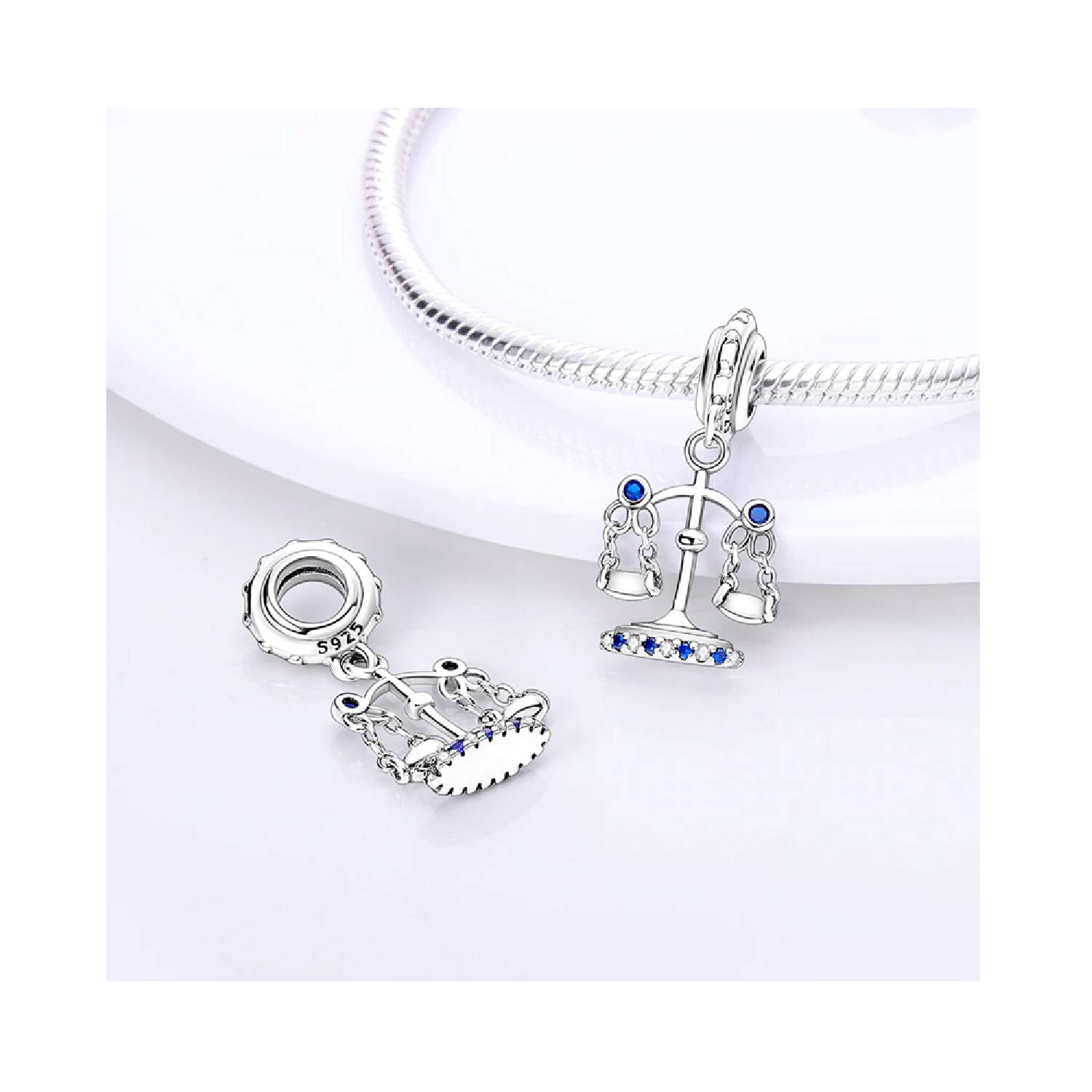 Charm Balanza de Justicia y Circones En Plata 925 - Imagen 2