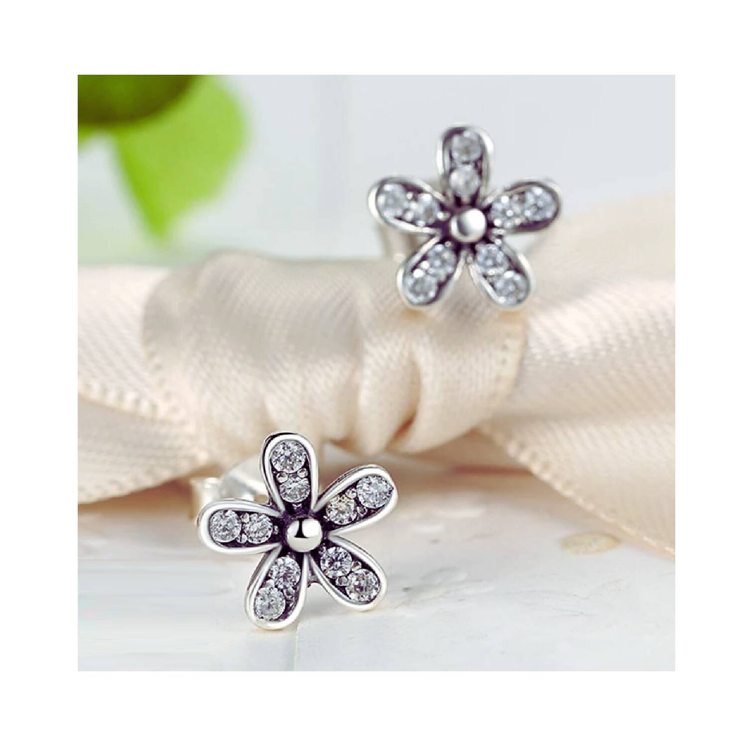 Aros Flor de Jazmín Y Circones Brillantes En Plata 925 - Imagen 4